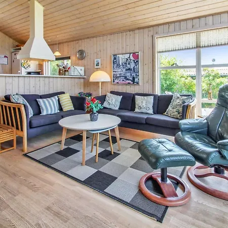 Fides - 600m From The Sea By Interhome *