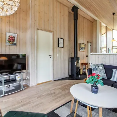 Fides - 600m From The Sea By Interhome